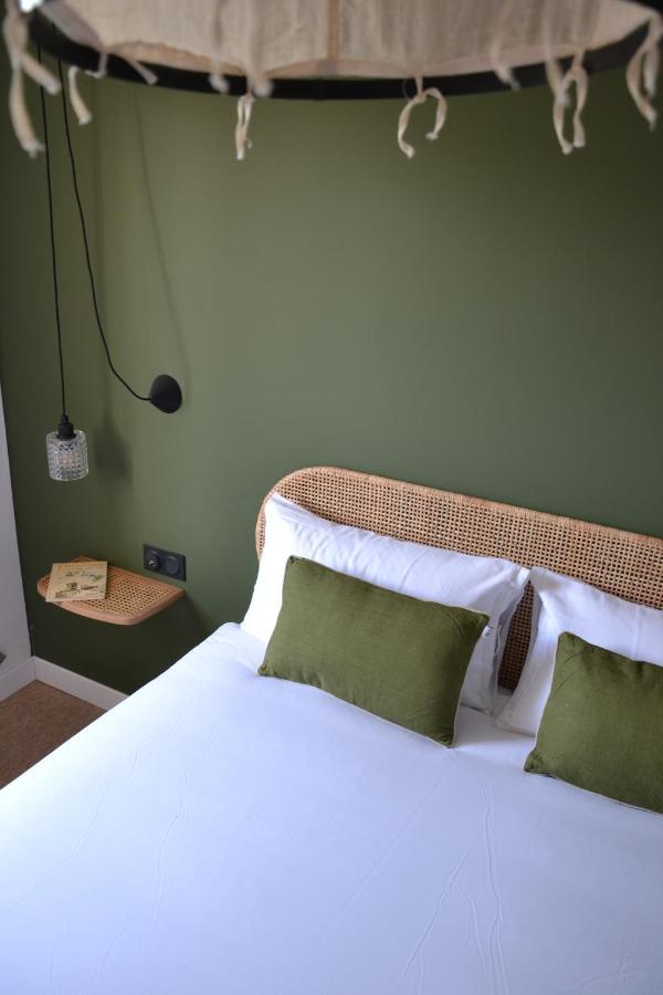 Hotel La Garrigue & Bar Piscine Венаск Экстерьер фото