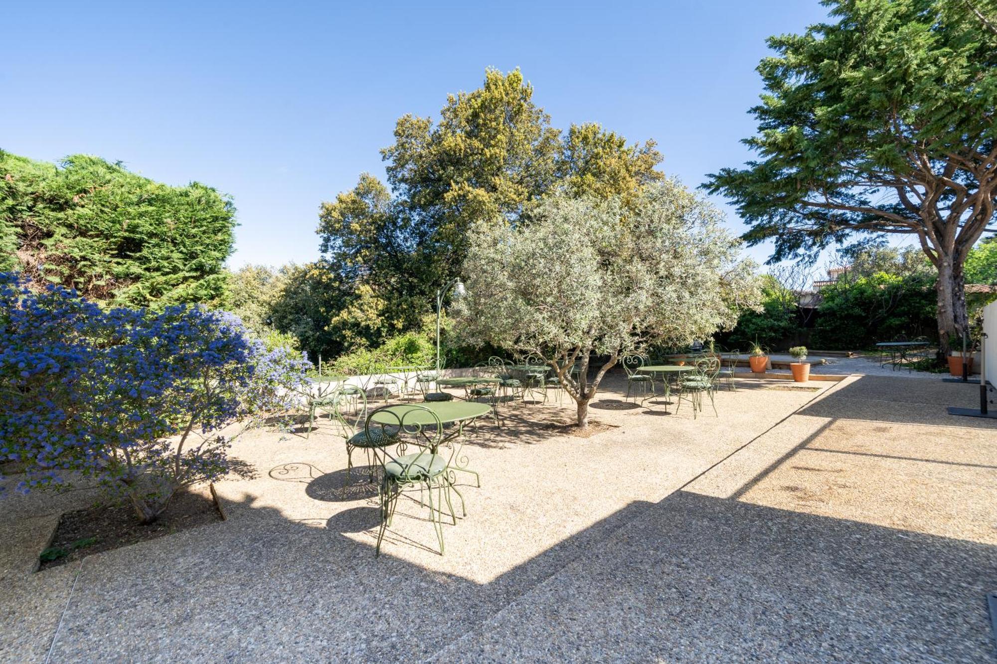 Hotel La Garrigue & Bar Piscine Венаск Экстерьер фото